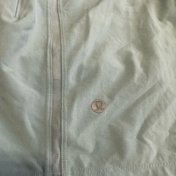 Lululemon - Picture 4 of 5